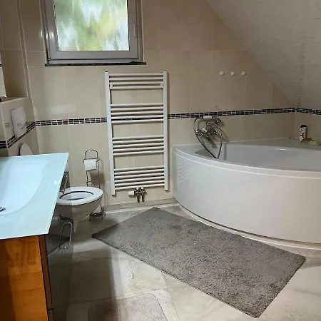 Flat In * 克雷费尔德
